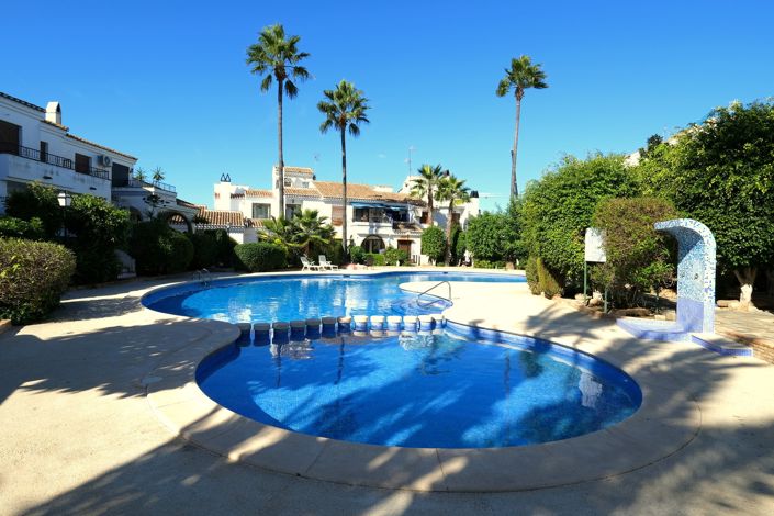 Image No.20-2 Bed Townhouse for sale