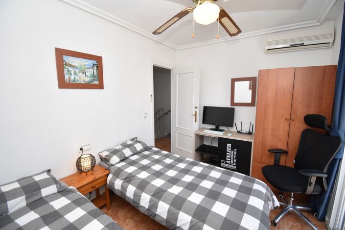 Image No.19-3 Bed Townhouse for sale