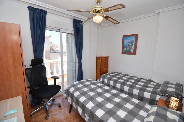 Image No.20-3 Bed Townhouse for sale