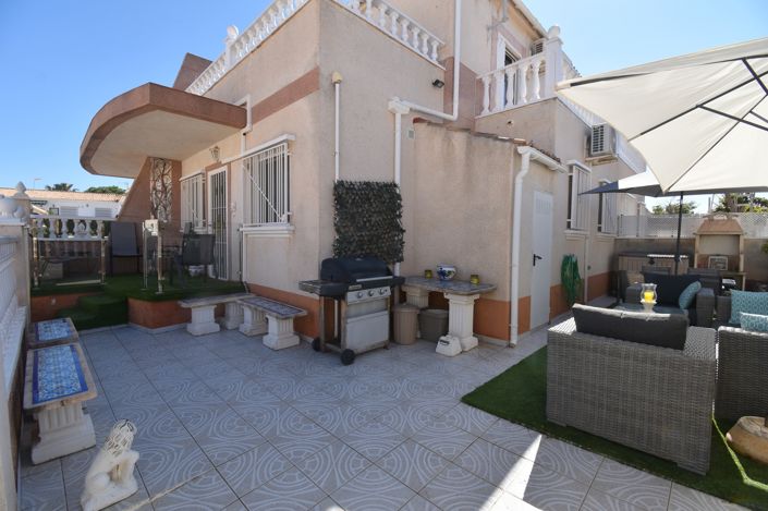 Image No.26-3 Bed Townhouse for sale