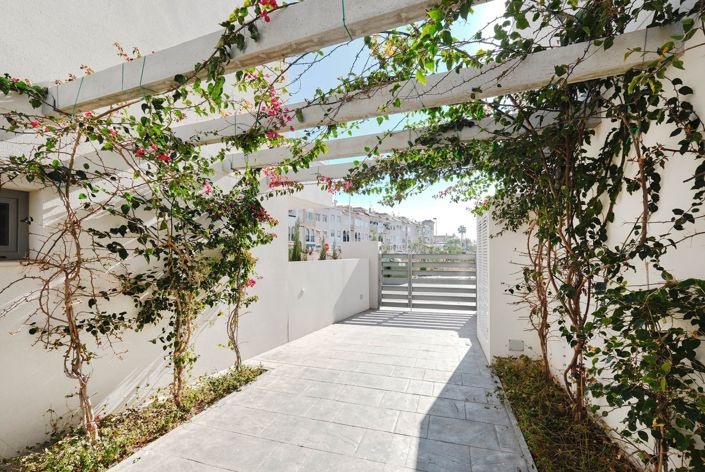 Image No.15-2 Bed Property for sale