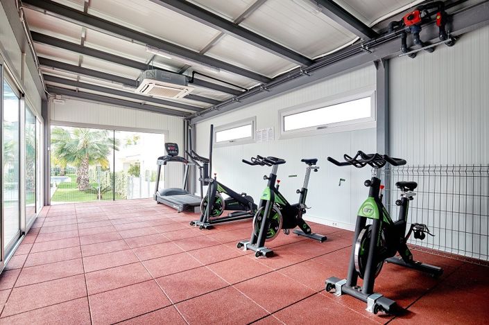 Image No.17-2 Bed Property for sale