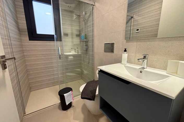 Image No.12-2 Bed Property for sale