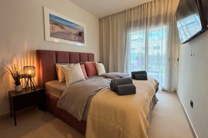 Image No.2-2 Bed Property for sale