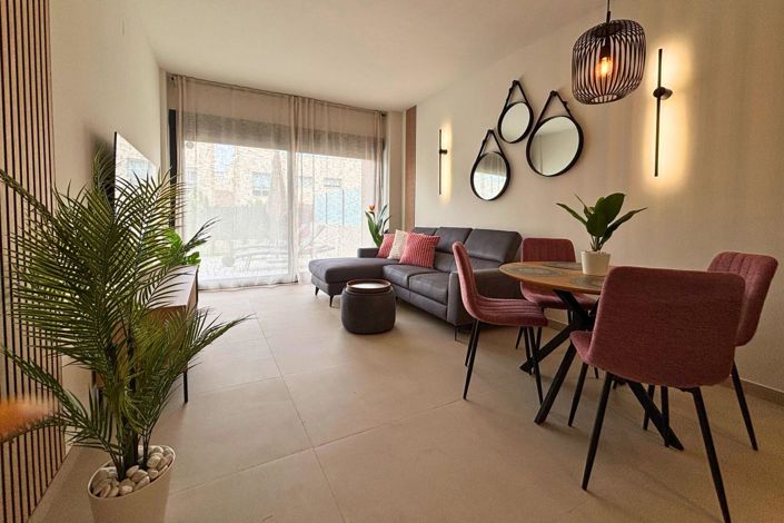 Image No.3-2 Bed Property for sale