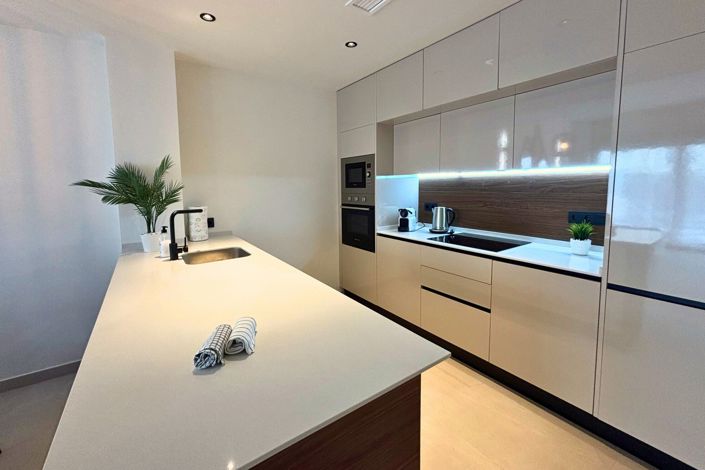 Image No.4-2 Bed Property for sale