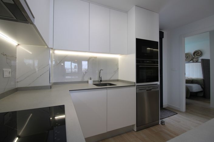 Image No.17-2 Bed Property for sale