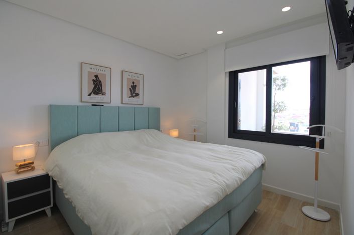 Image No.4-2 Bed Property for sale