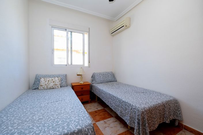 Image No.13-2 Bed Townhouse for sale