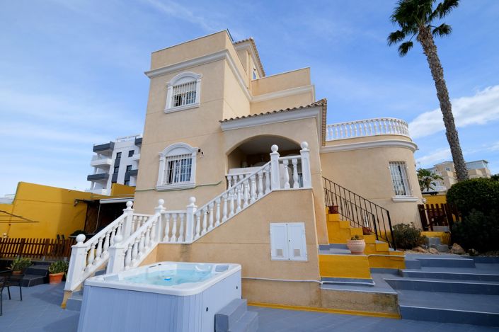 Image No.2-3 Bed Villa for sale