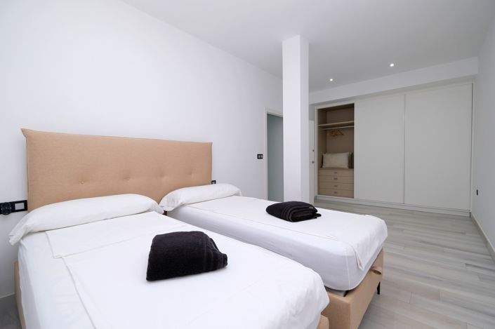 Image No.27-3 Bed Villa for sale