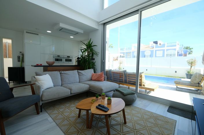 Image No.8-3 Bed Villa for sale