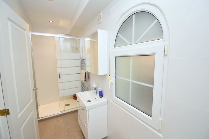 Image No.13-6 Bed Villa for sale