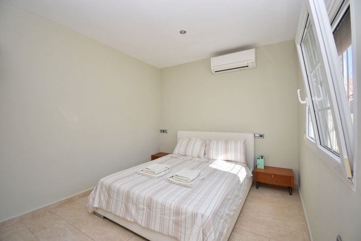 Image No.16-6 Bed Villa for sale