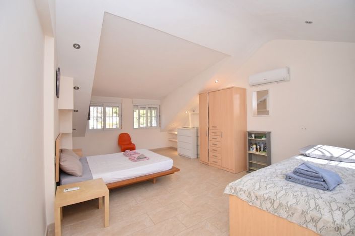 Image No.19-6 Bed Villa for sale