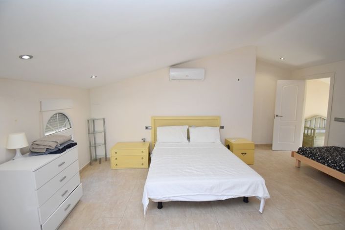 Image No.23-6 Bed Villa for sale