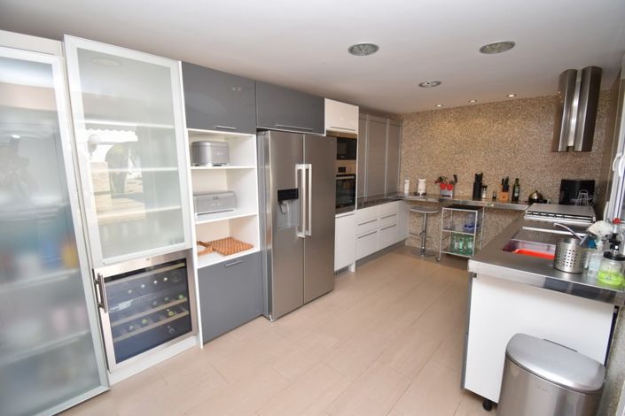 Image No.6-6 Bed Villa for sale