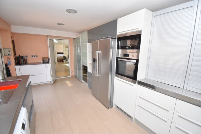 Image No.7-6 Bed Villa for sale