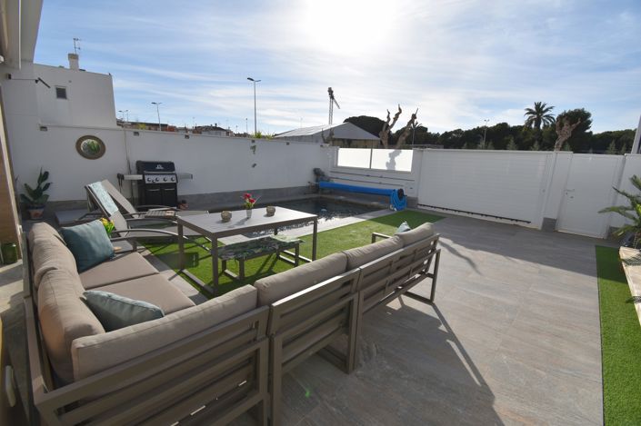 Image No.37-4 Bed Villa for sale