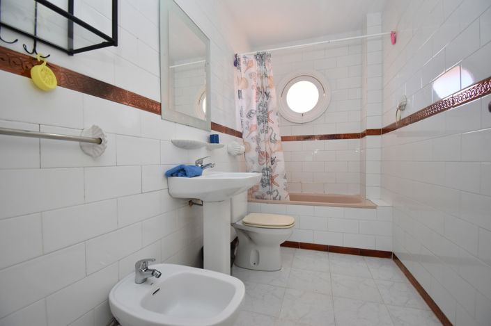 Image No.13-2 Bed Property for sale