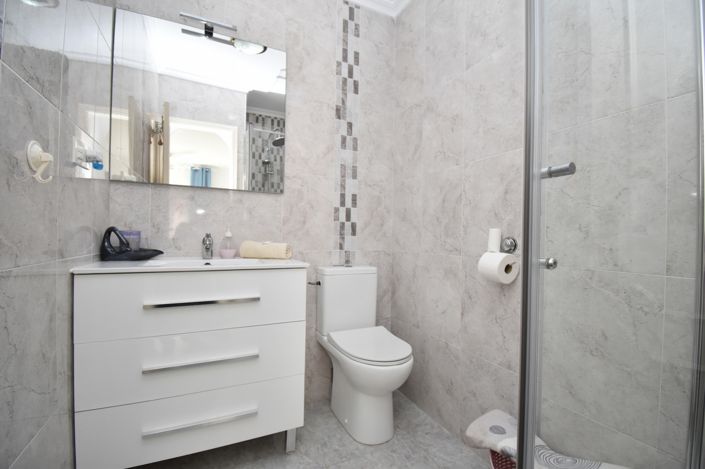 Image No.9-2 Bed Property for sale