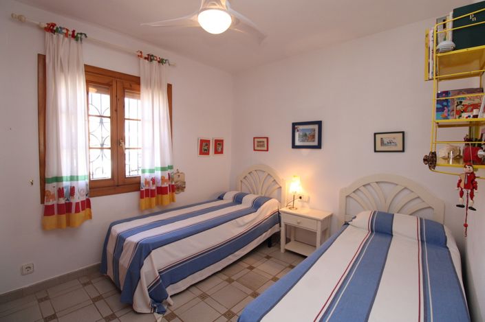 Image No.15-2 Bed Property for sale