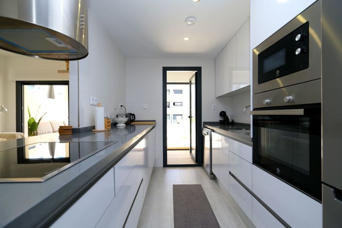 Image No.10-2 Bed Property for sale