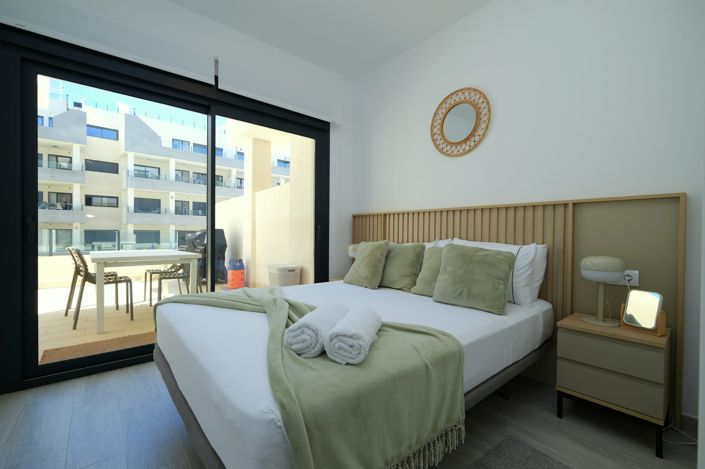 Image No.12-2 Bed Property for sale