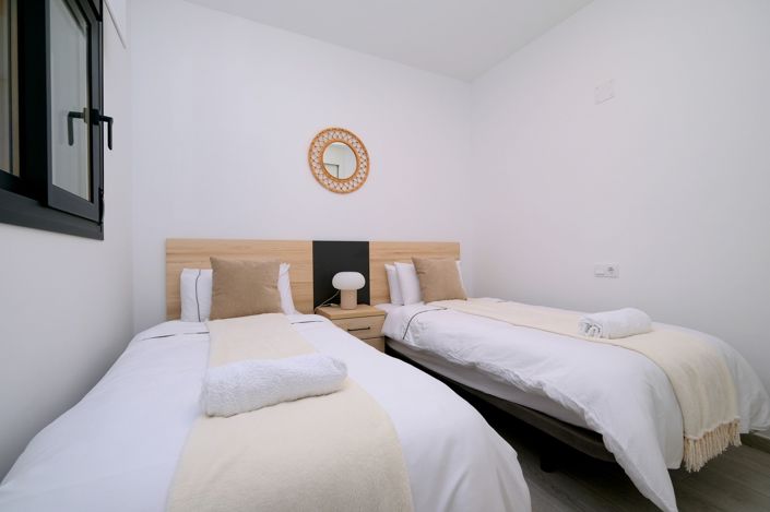 Image No.15-2 Bed Property for sale