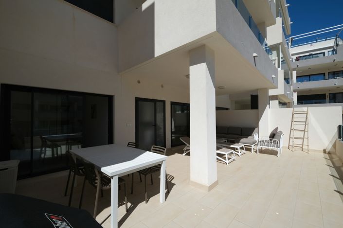 Image No.20-2 Bed Property for sale