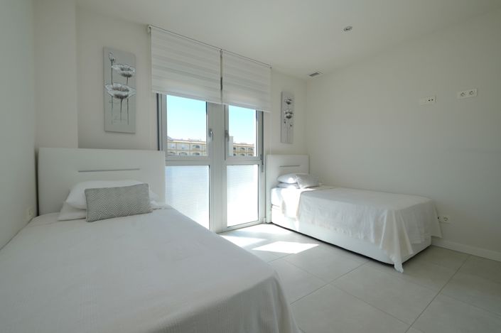 Image No.18-2 Bed Property for sale