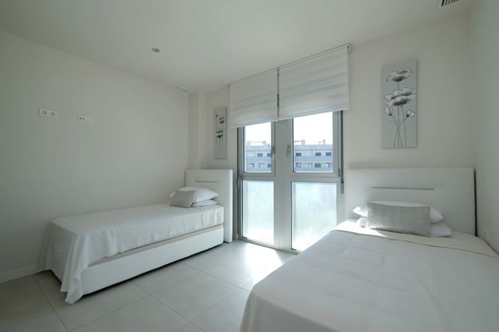 Image No.19-2 Bed Property for sale