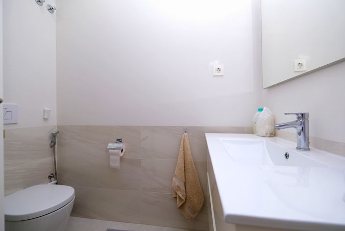 Image No.21-2 Bed Property for sale