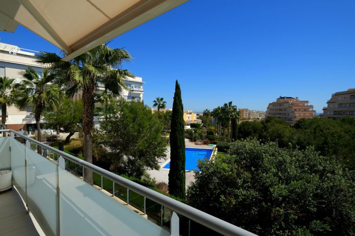 Image No.4-2 Bed Property for sale