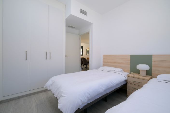 Image No.17-3 Bed Property for sale