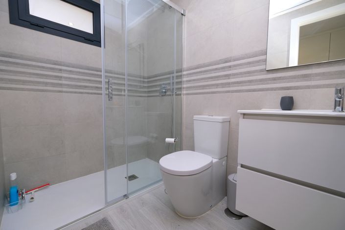 Image No.19-3 Bed Property for sale