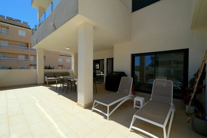 Image No.3-3 Bed Property for sale