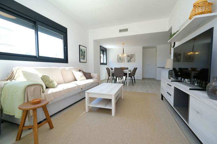 Image No.4-3 Bed Property for sale