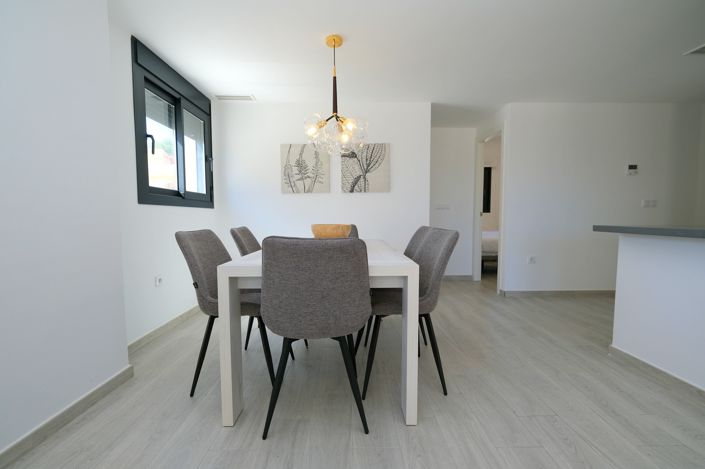 Image No.7-3 Bed Property for sale