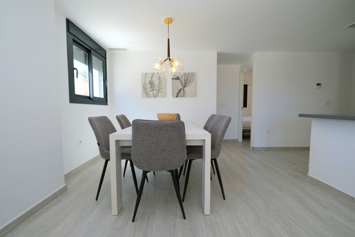 Image No.7-3 Bed Property for sale