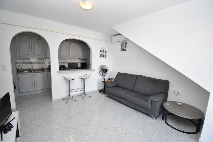 Image No.10-2 Bed Property for sale