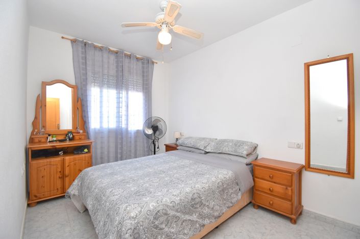 Image No.11-2 Bed Property for sale