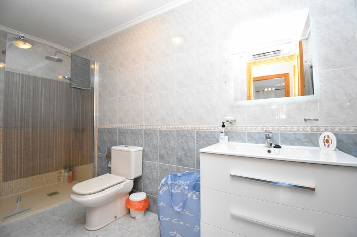 Image No.14-2 Bed Property for sale