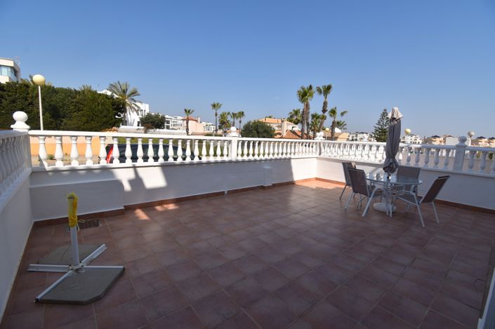 Image No.18-2 Bed Property for sale