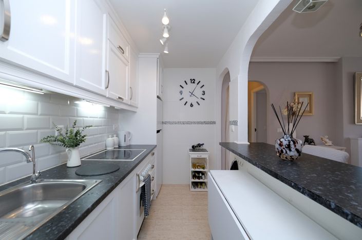 Image No.10-1 Bed Property for sale