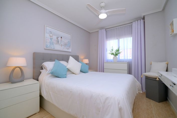 Image No.11-1 Bed Property for sale