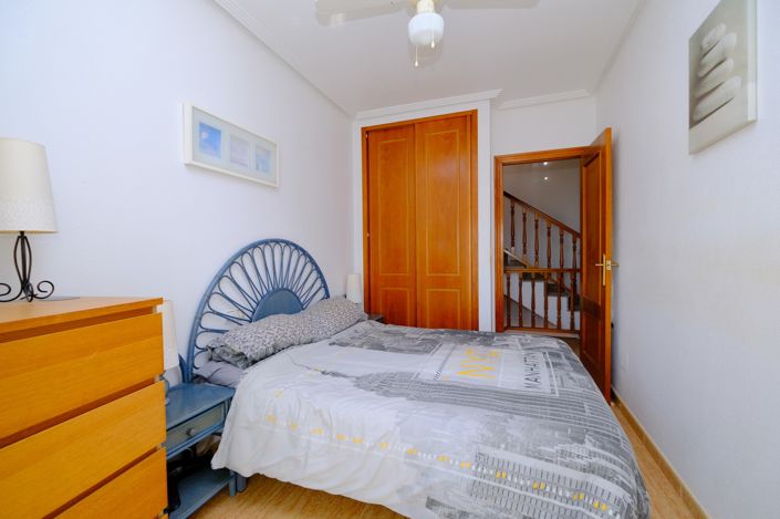 Image No.11-2 Bed Townhouse for sale