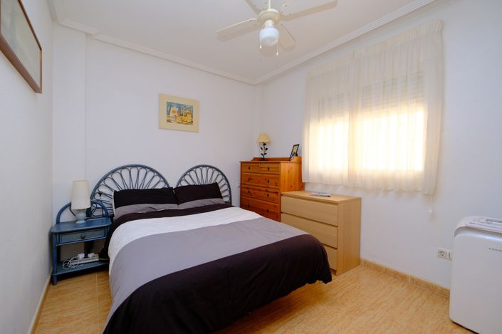 Image No.12-2 Bed Townhouse for sale