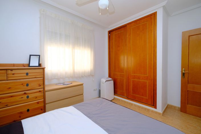 Image No.13-2 Bed Townhouse for sale