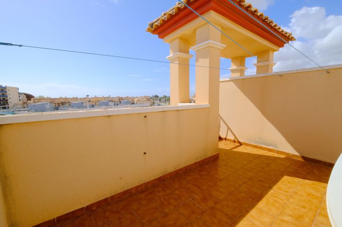 Image No.16-2 Bed Townhouse for sale